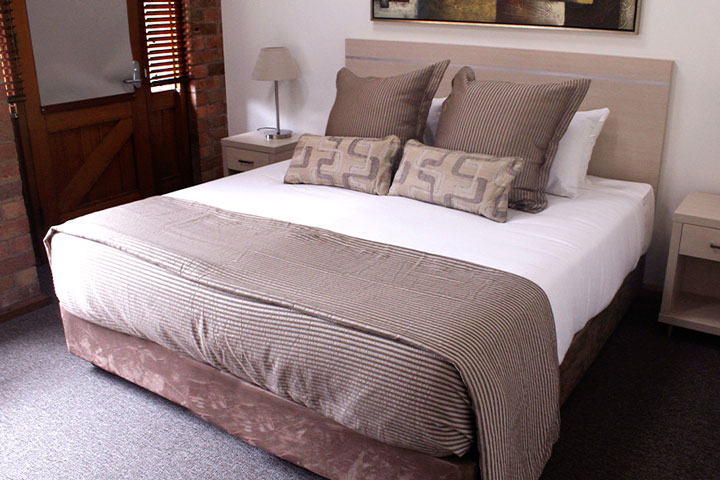 Hunter Valley Hotel Academy guest room