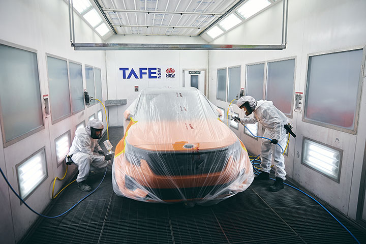 Certificate III in Automotive Refinishing Technology