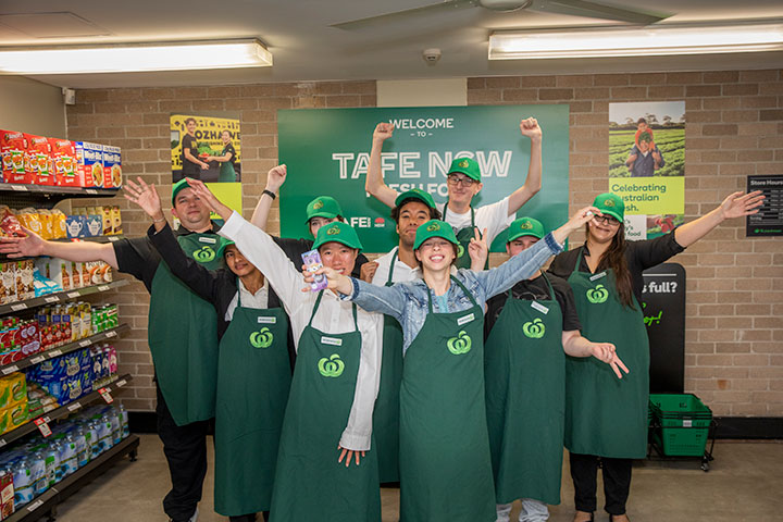 Group of retail students posing for a group picture.