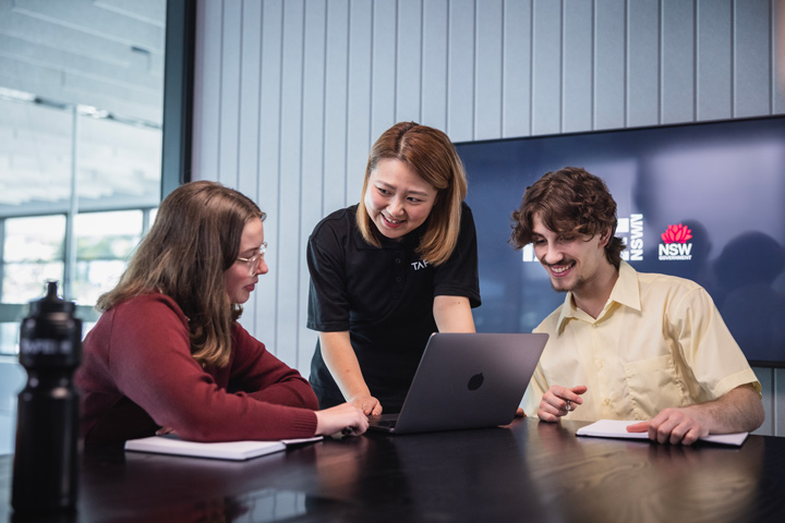 alt=""