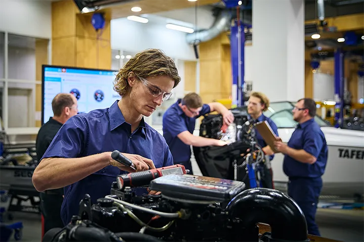 Certificate III in Marine Mechanical Technology